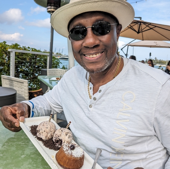 Meet your Posher, Homer - Picture 11 of 16